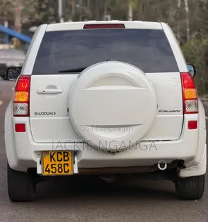 Suzuki Escudo 2010 White