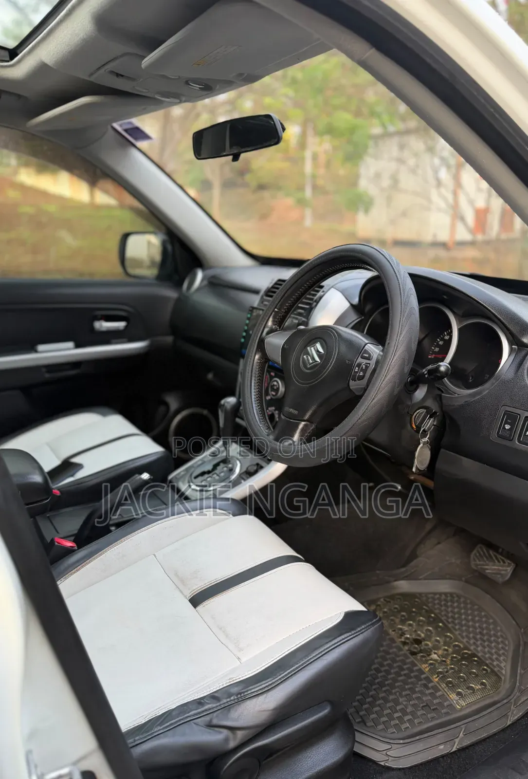 Suzuki Escudo 2010 White