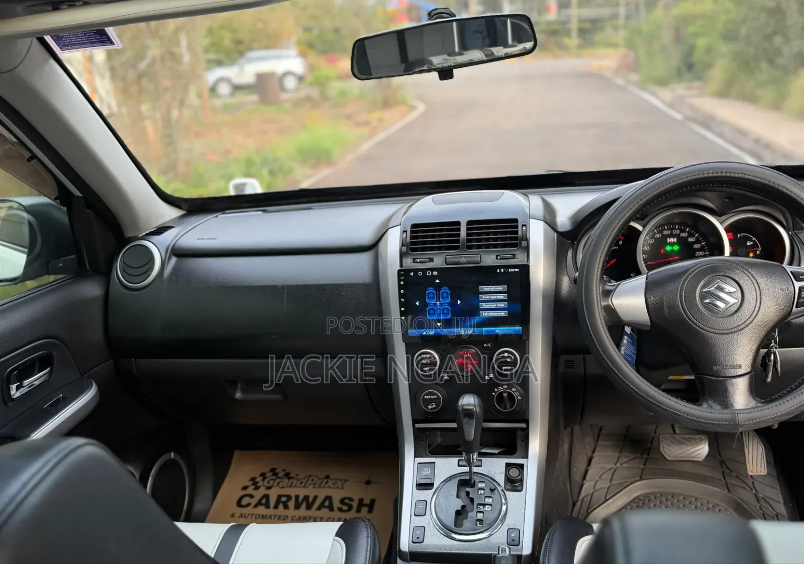 Suzuki Escudo 2010 White