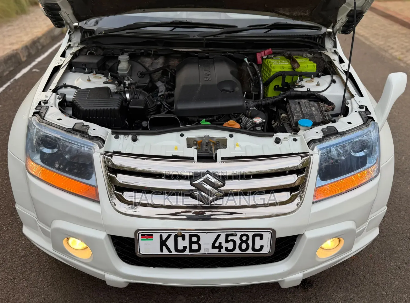 Suzuki Escudo 2010 White