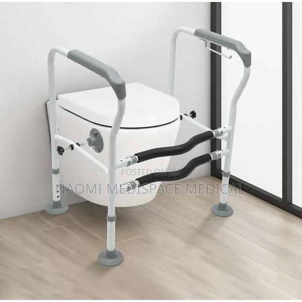 Lightweight and Sturdy Toilet Help for the Old and Disabled
