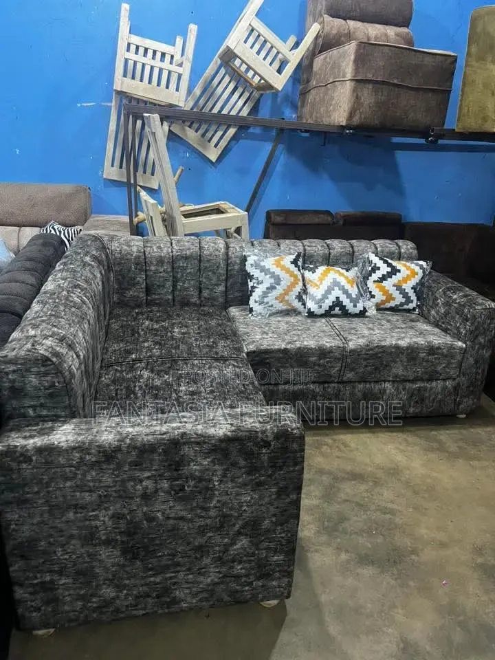 5 Seater Charcoal Grey L-Shaped Sectional Sofa.
