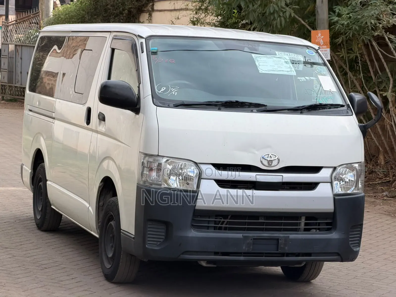 Toyota HiAce 2019 White