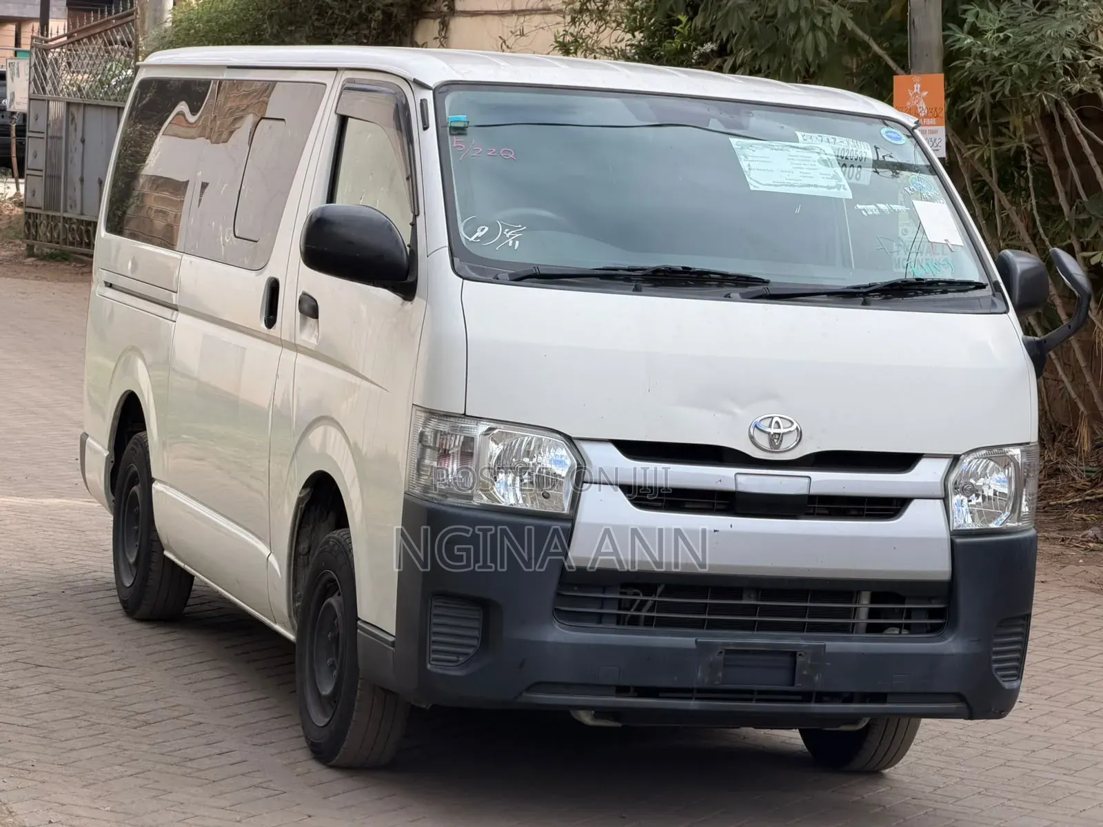 Toyota HiAce 2019 White