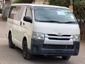 Toyota HiAce 2019 White
