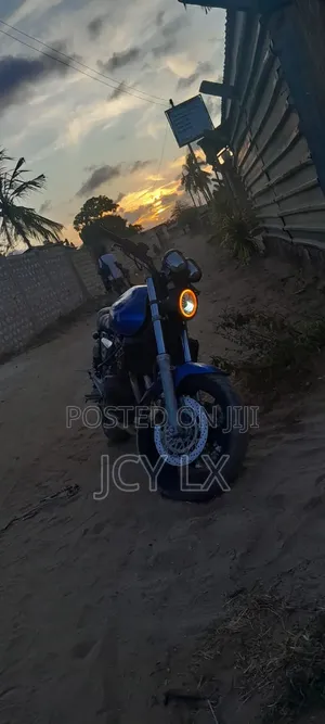 Honda CB 2004 Blue