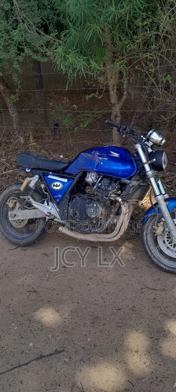 Honda CB 2004 Blue