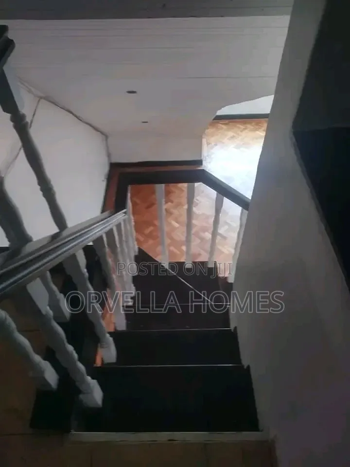 4bdrm Penthouse in Riara Road, Hurlingham for rent
