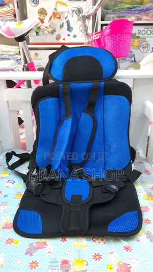 Classic Blue Infant Travel Seat – Compact Safety Design