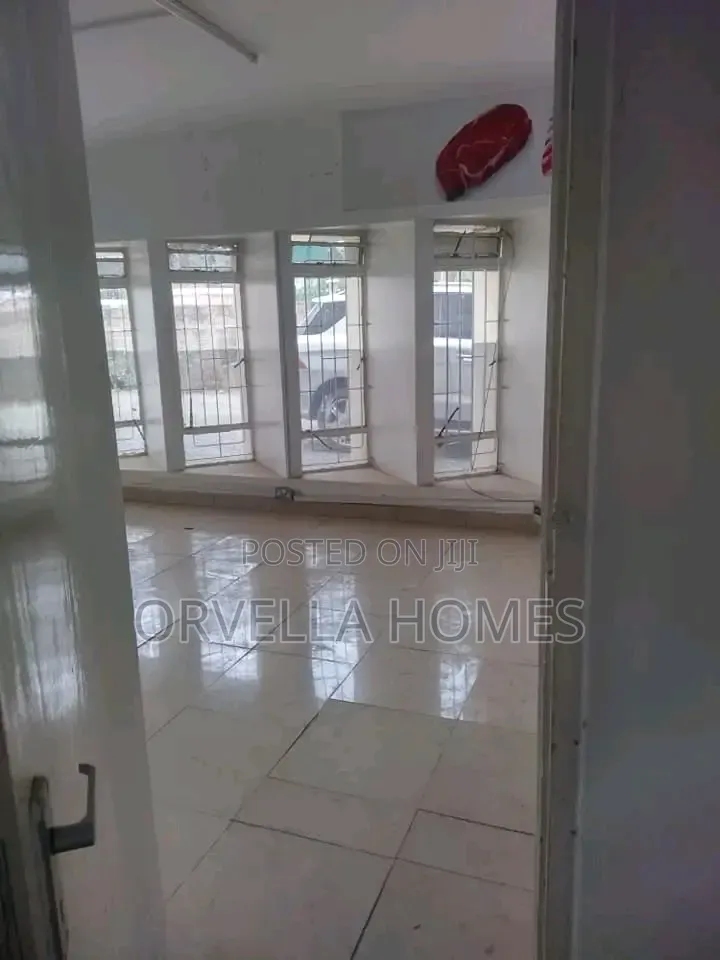 3 Bedrooms Commercial Office to Let in Kilimani