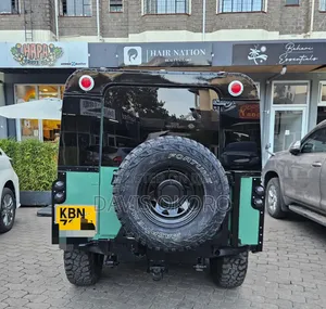 Land Rover Defender 1979 Green