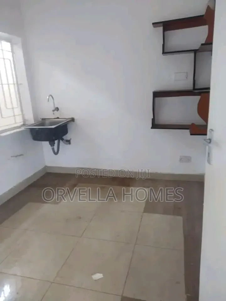 3 Bedrooms Commercial Office to Let in Kilimani