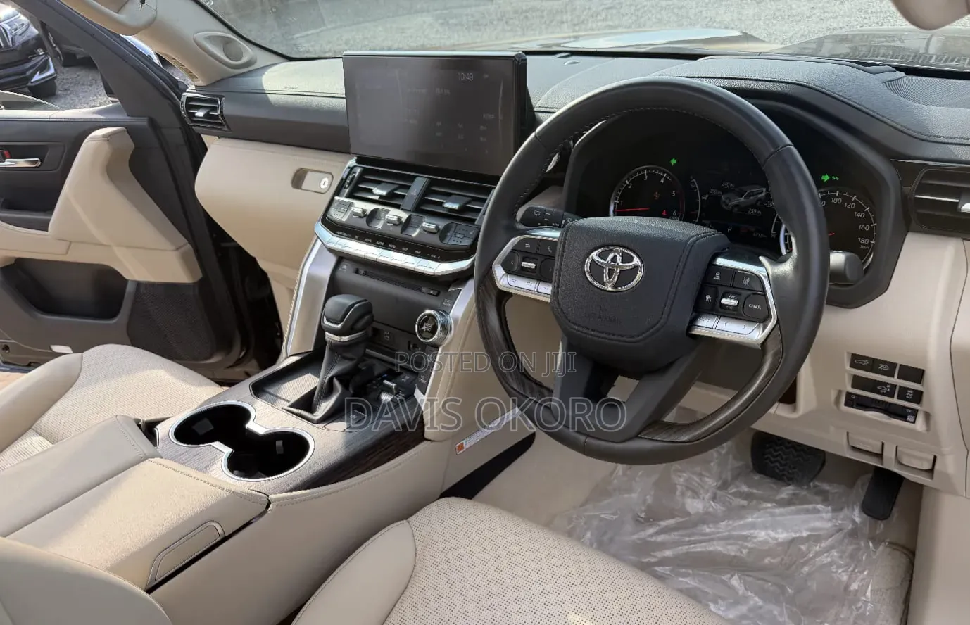 Toyota Land Cruiser LC300 2023 Black