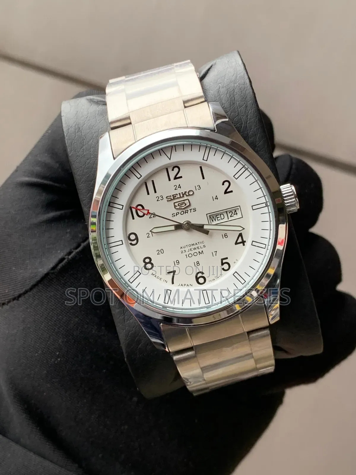 Perfect for Gift  Automatic Seiko Watch for Men. Blue/Green/White.