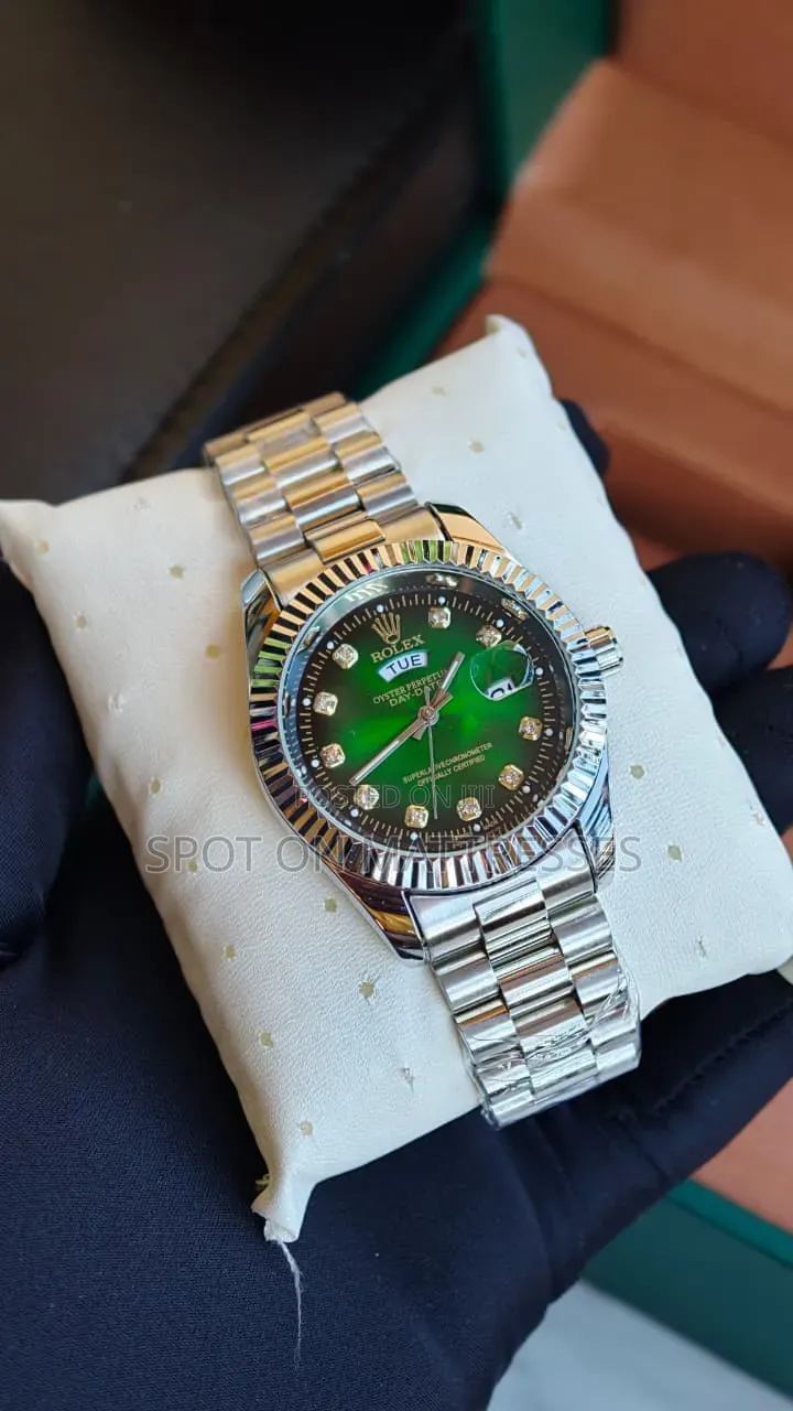 Affordable Rolex Gents Watch. Gold/Silver/Black/Blue.