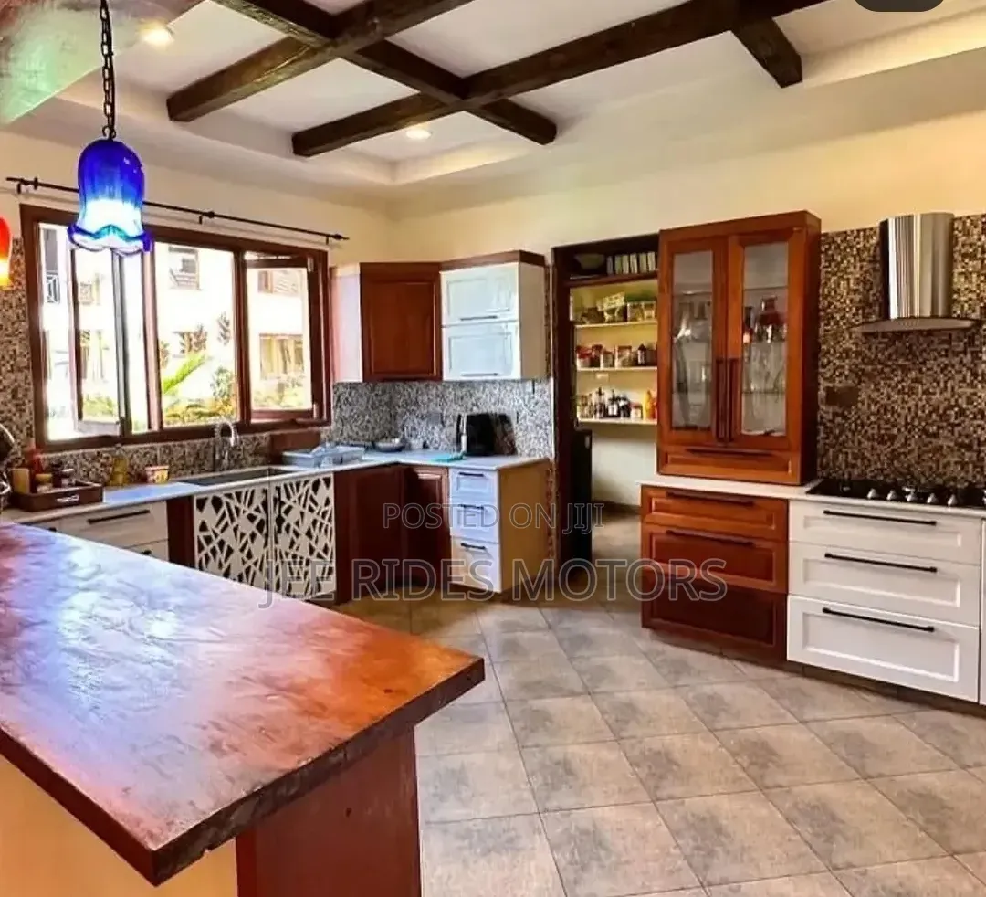 Furnished 7bdrm Mansion in Ridgeways for sale