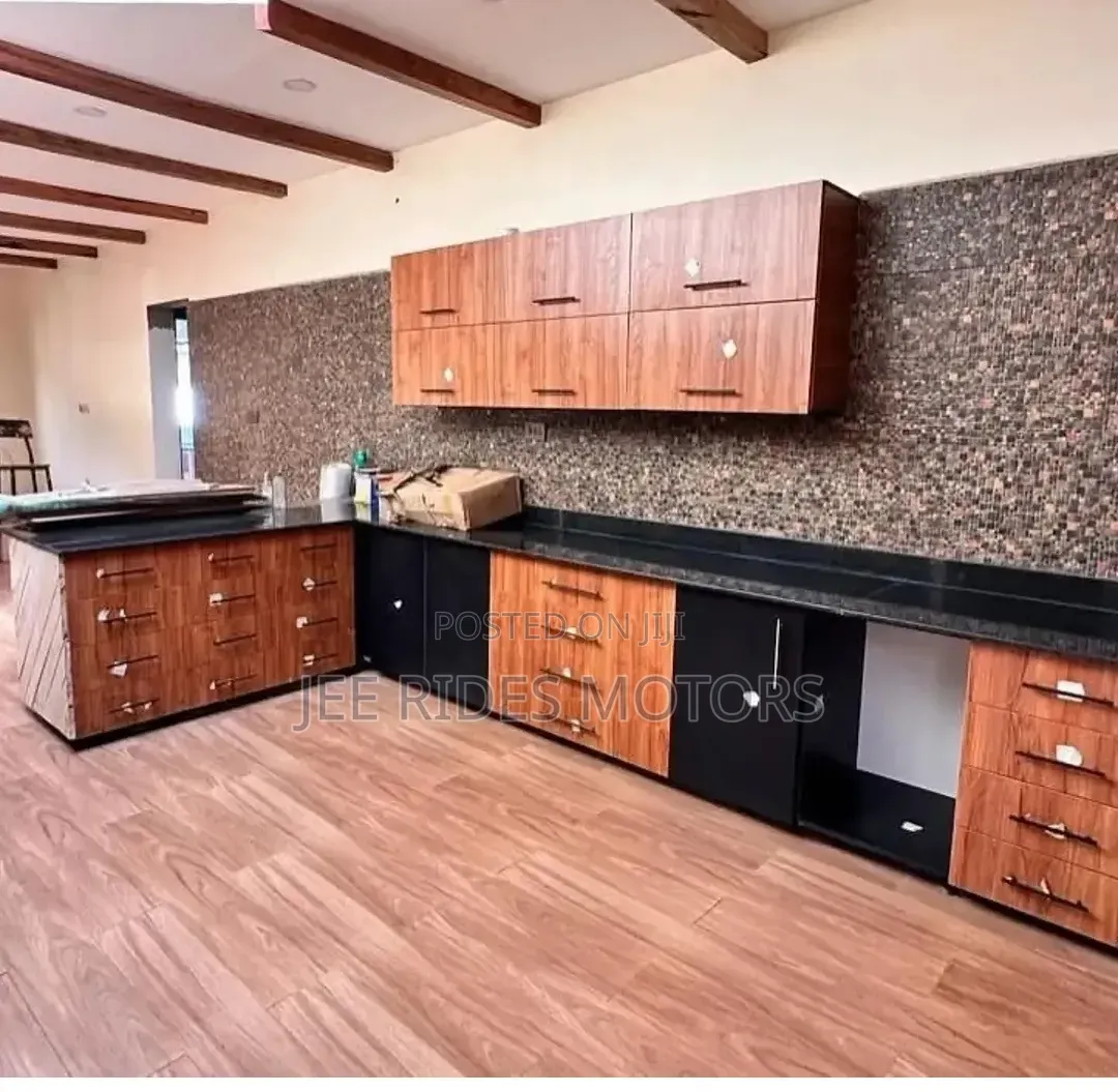 Furnished 7bdrm Mansion in Ridgeways for sale