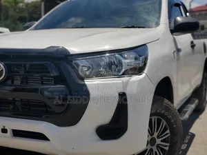 Toyota Hilux Revo Smart Cab Deisel 2.4 AWD 2021 White