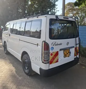 Toyota HiAce 2012 White