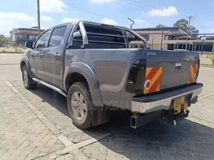 Toyota Hilux 2.5 D-4D SRX 2011 Gray