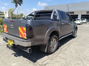 Toyota Hilux 2.5 D-4D SRX 2011 Gray