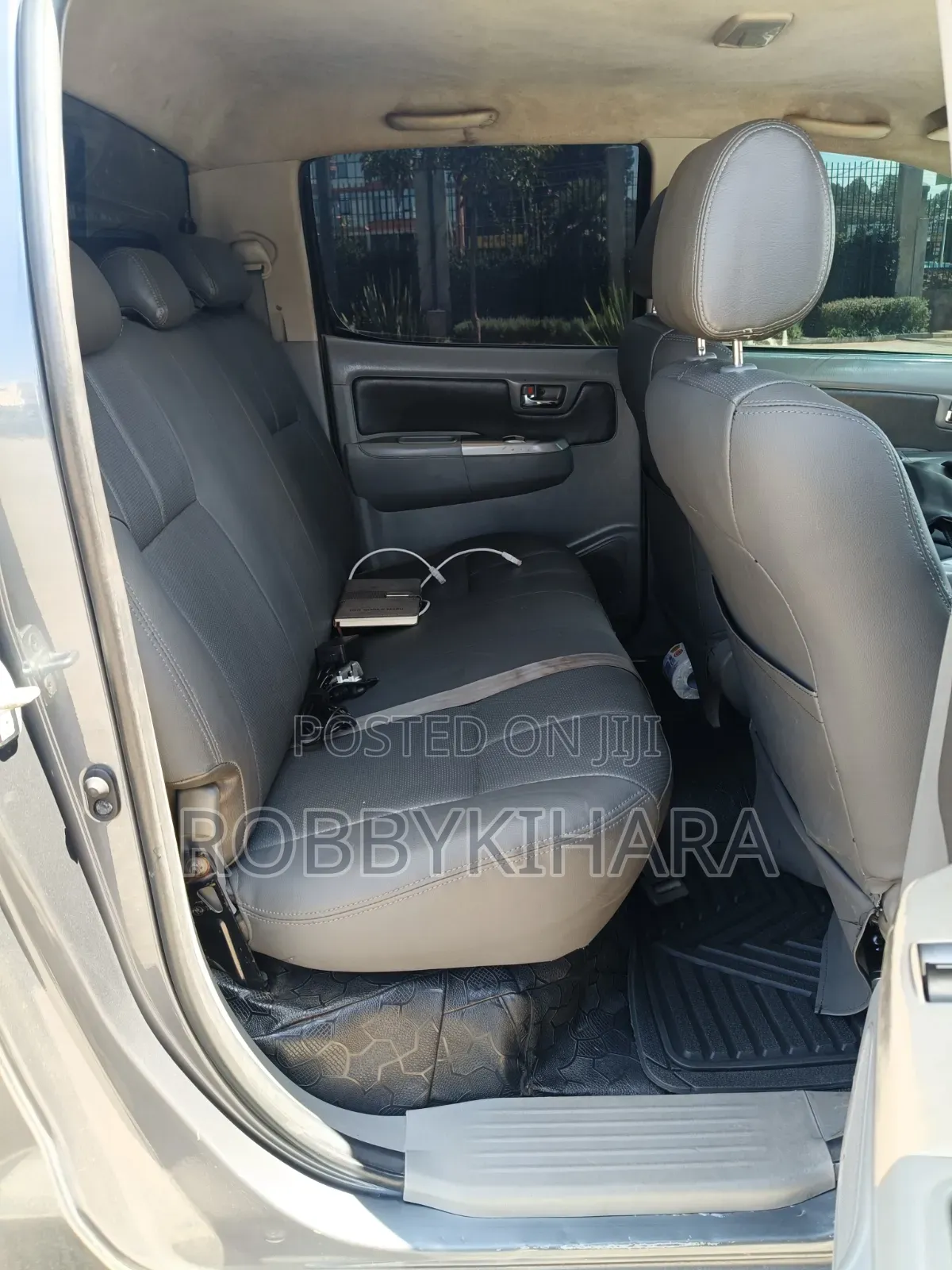 Toyota Hilux 2.5 D-4D SRX 2011 Gray