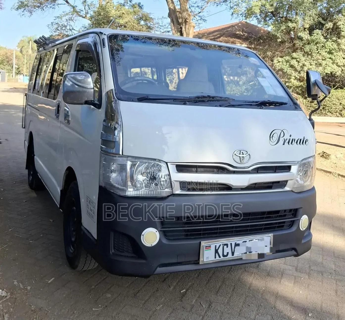 Toyota HiAce 2012 White