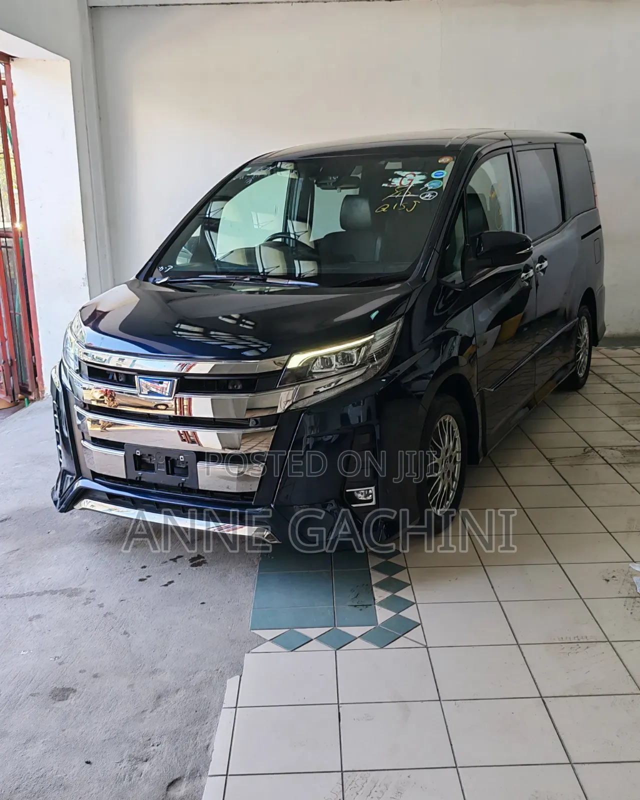Toyota Noah 1.8 FWD Hybrid (7 seater) 2019 Blue