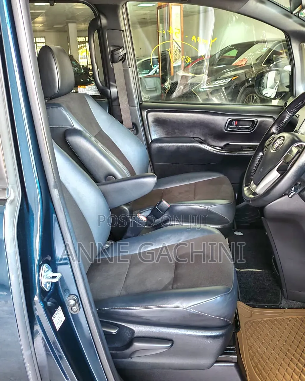 Toyota Noah 1.8 FWD Hybrid (7 seater) 2019 Blue