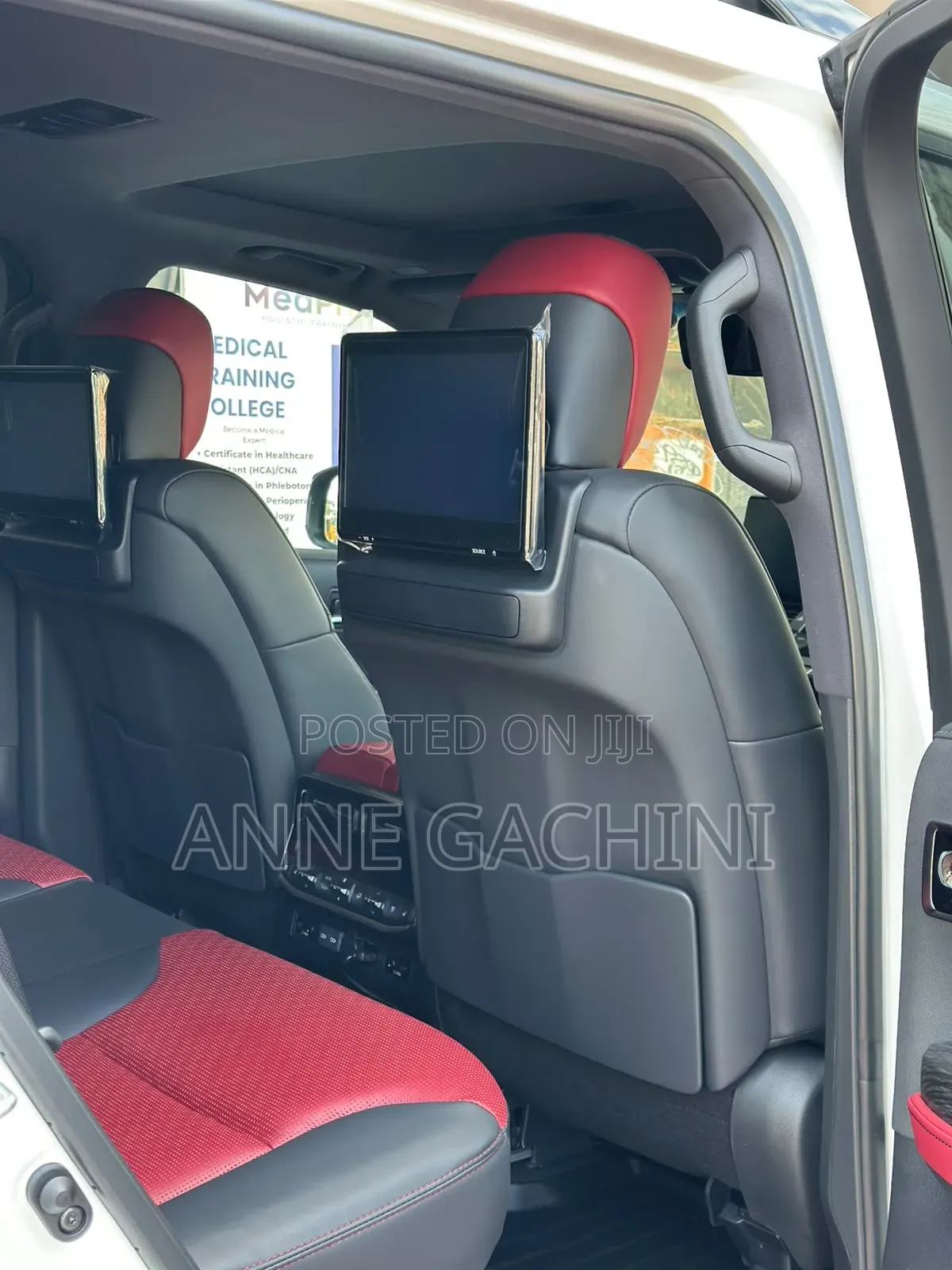 Toyota Land Cruiser LC300 2023 White