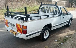 Mitsubishi L200 1998 White