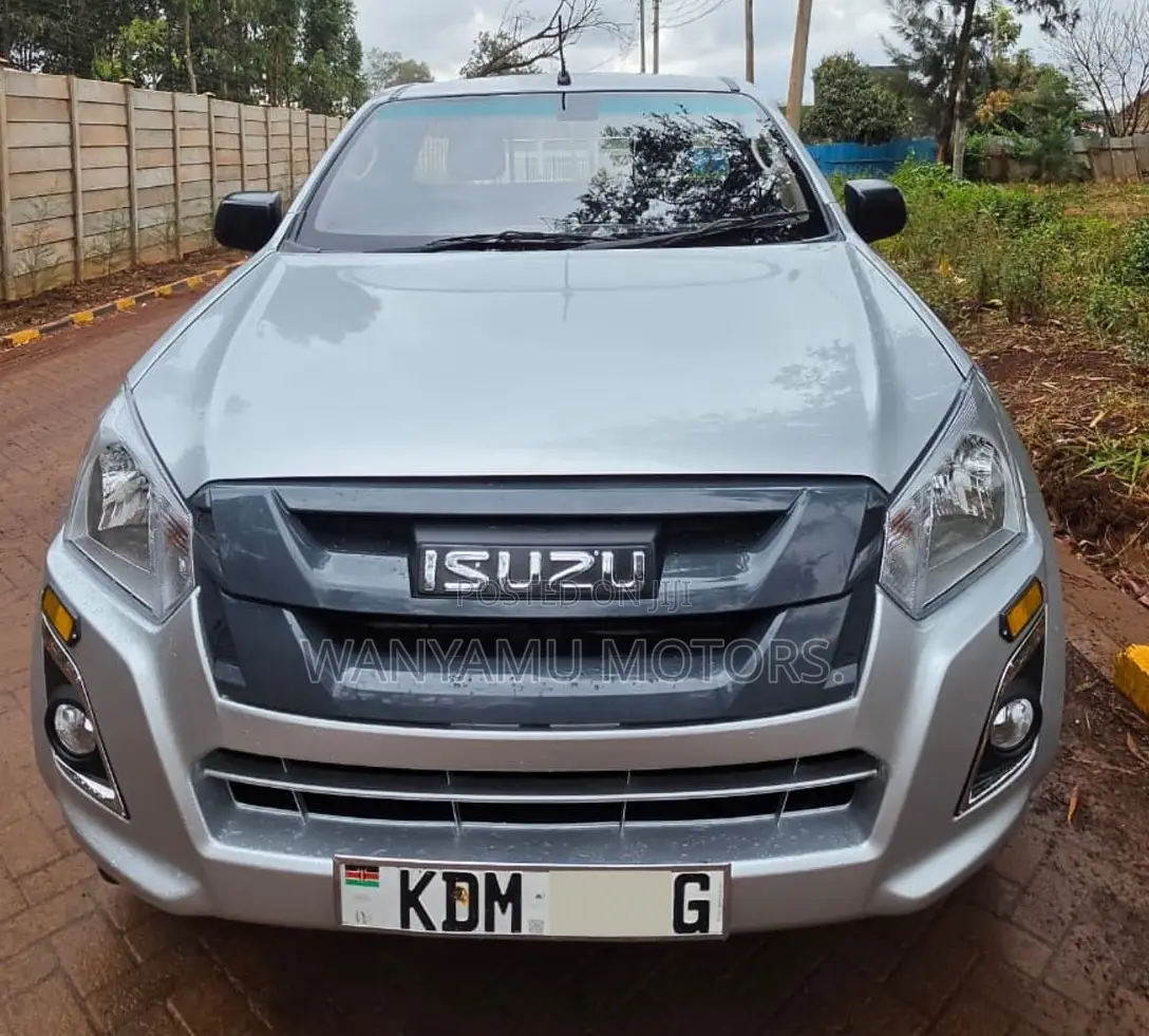 Isuzu D-MAX 2023 Silver