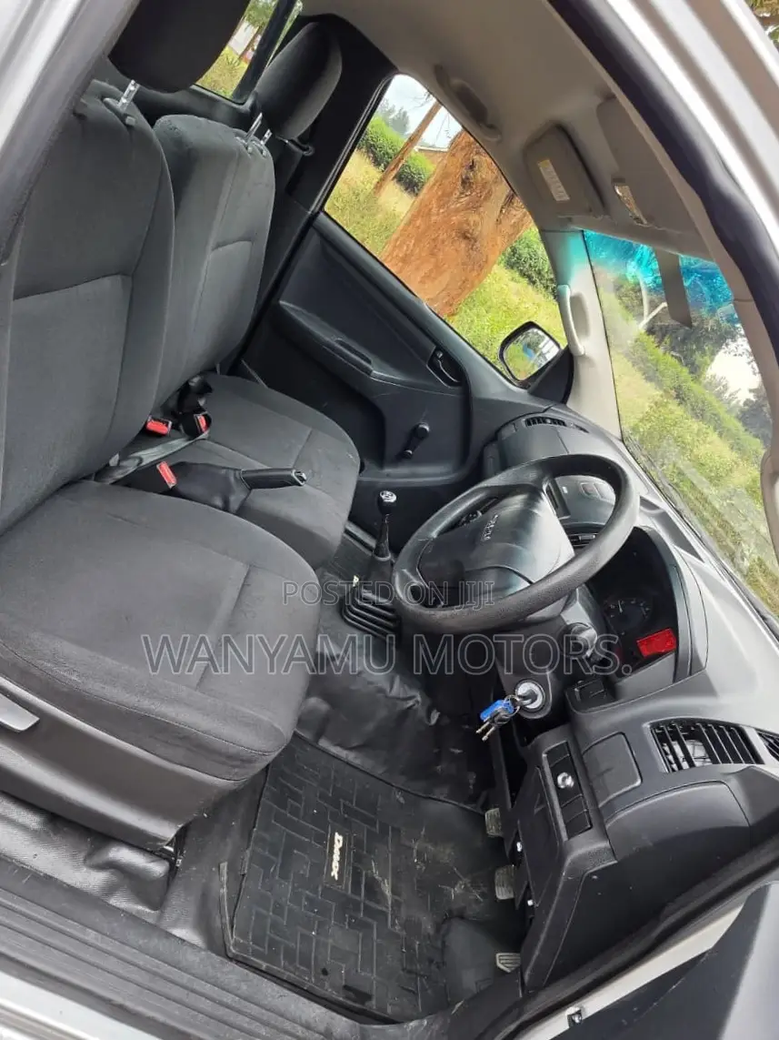 Isuzu D-MAX 2023 Silver