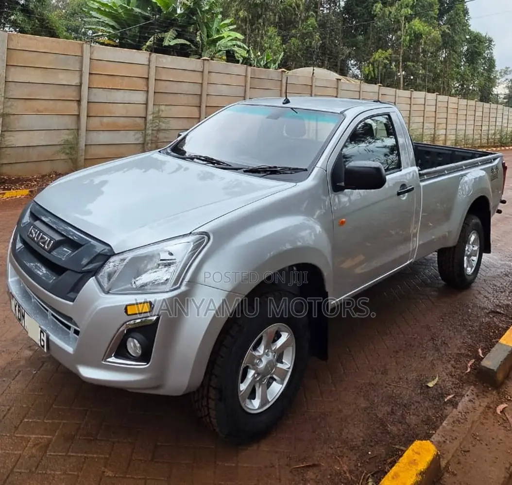 Isuzu D-MAX 2023 Silver