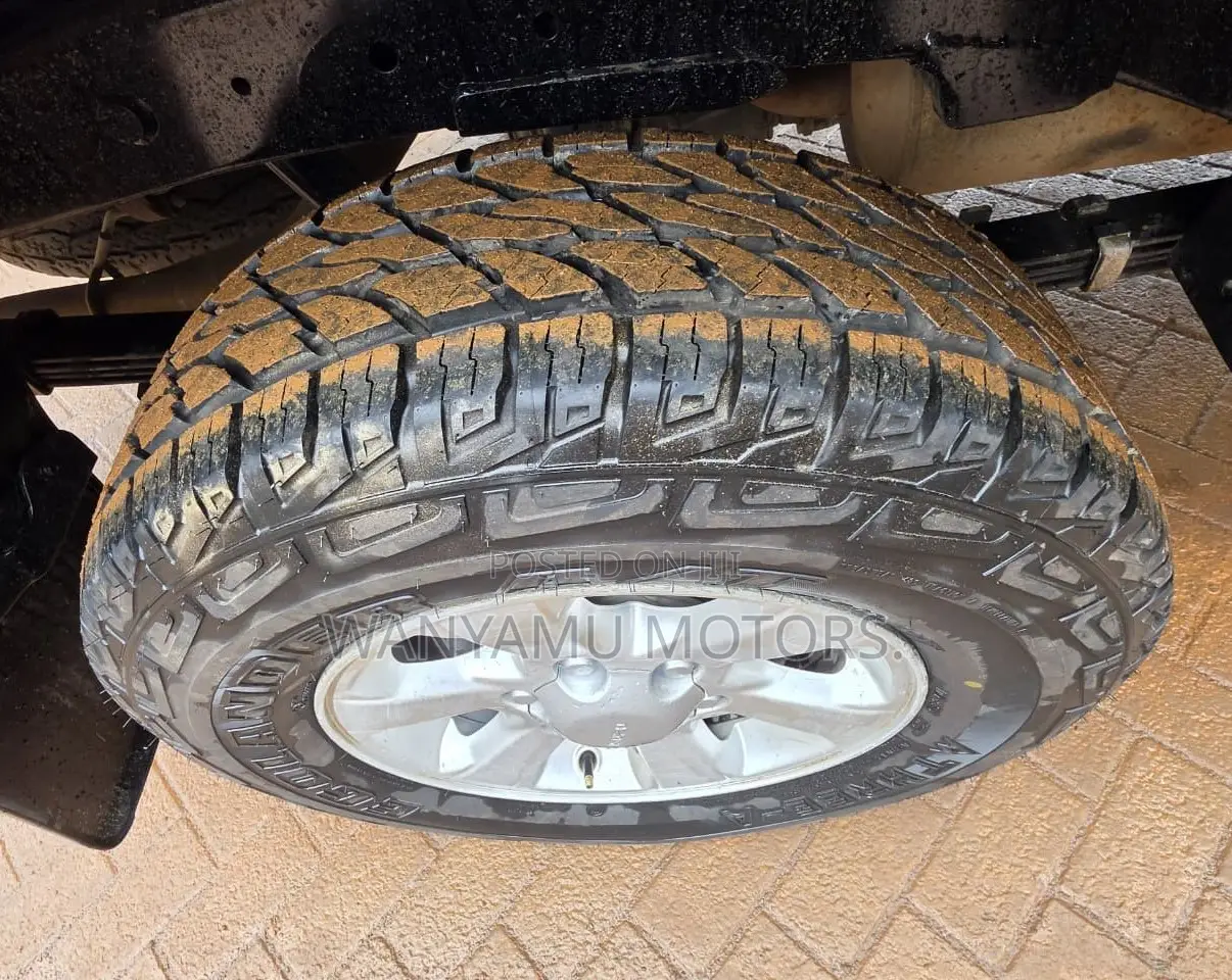 Isuzu D-MAX 2023 Silver