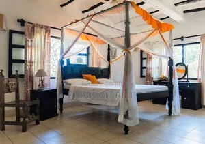 6 Bedroom Sitting on One and Half Acres Watamu Near the Beach