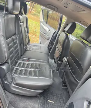 Isuzu MU-X 2021 Gray