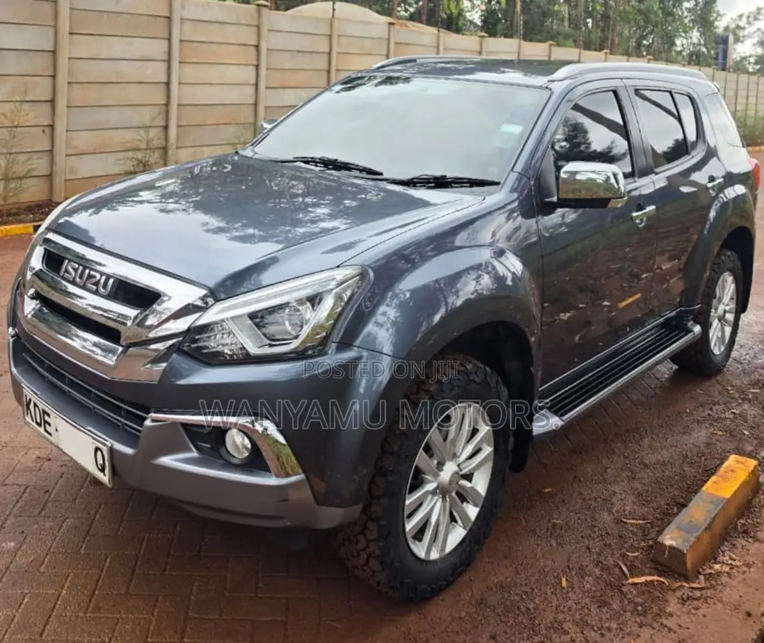 Isuzu MU-X 2021 Gray