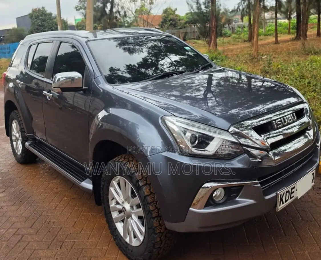 Isuzu MU-X 2021 Gray