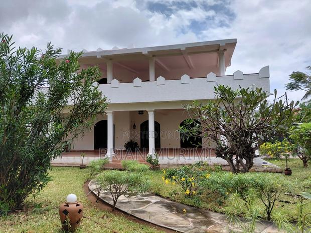 Furnished 5bdrm Villa in Watamu Estate for sale