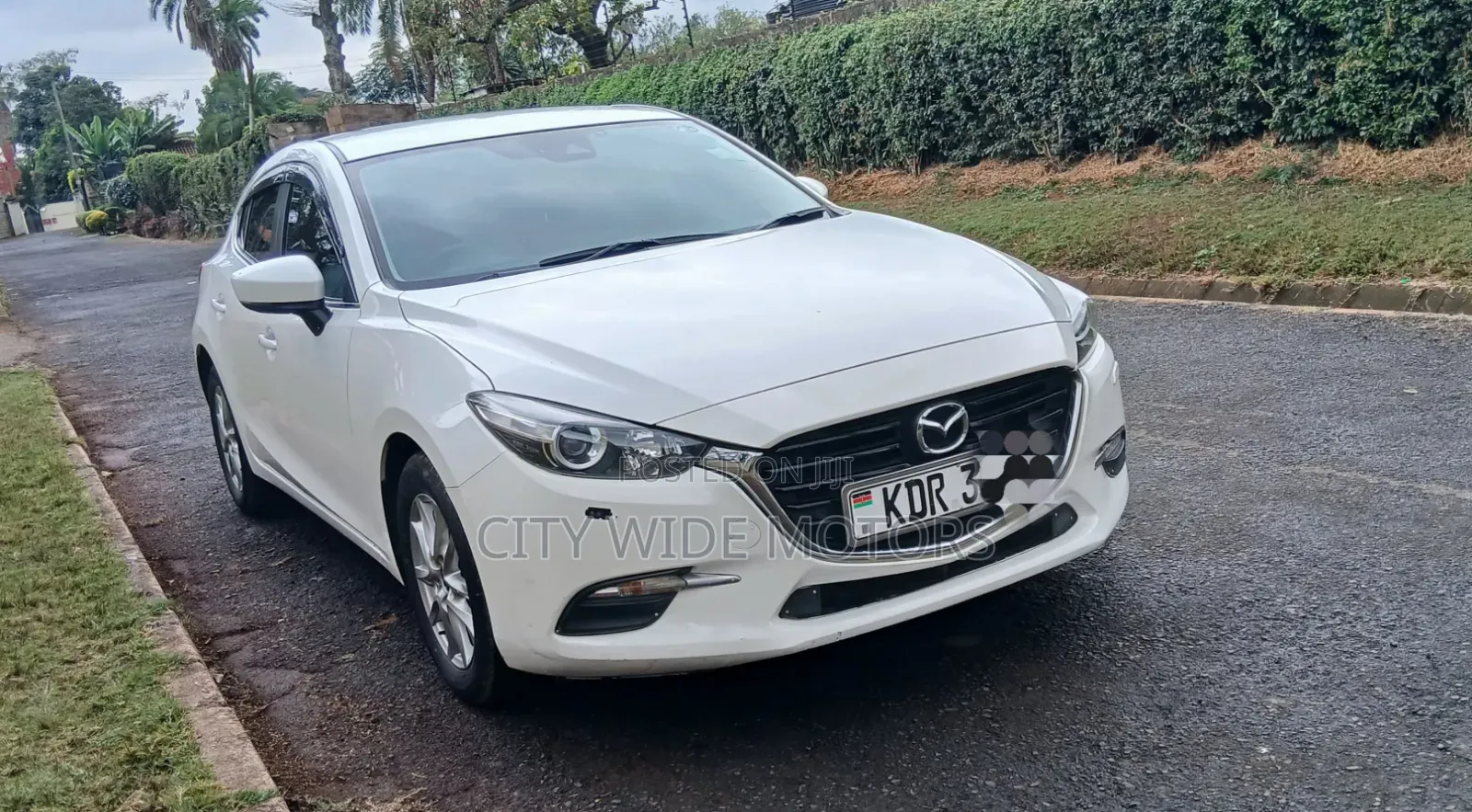 Mazda Axela 2017 White
