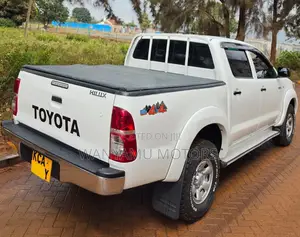 Toyota Hilux 2014 White