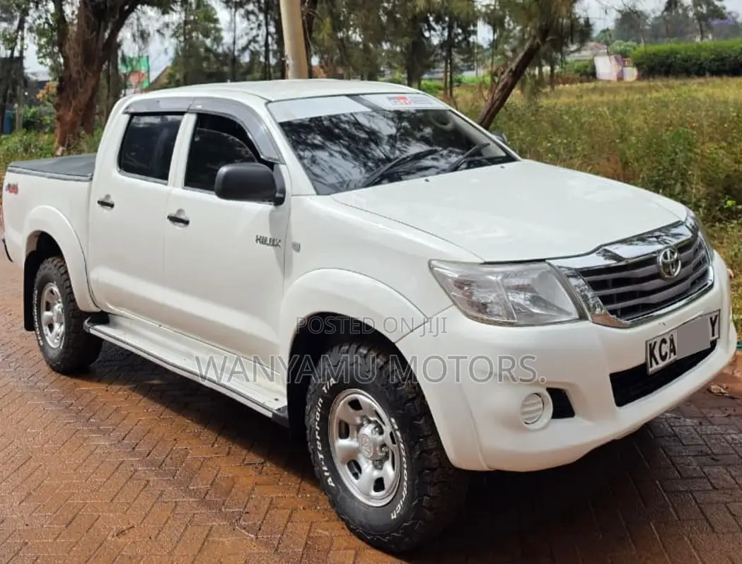 Toyota Hilux 2014 White