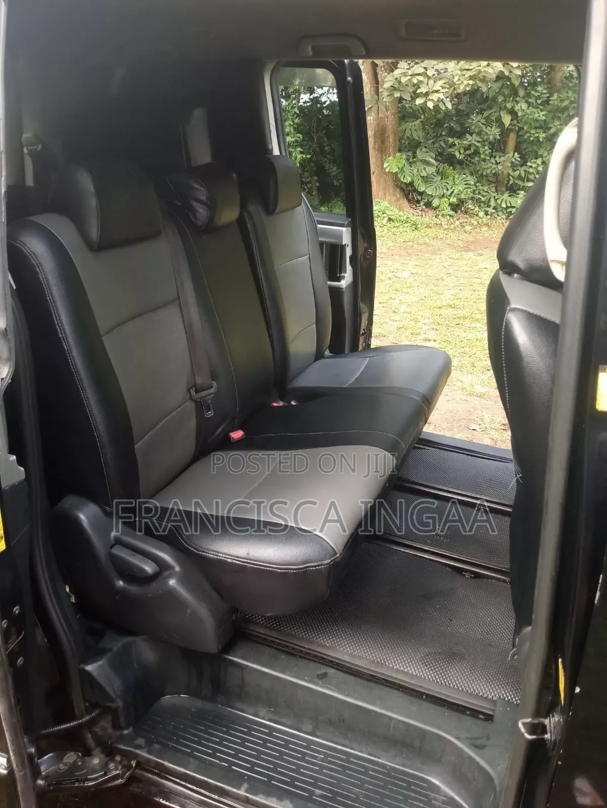 Toyota Voxy V 2WD 8-Seater 2010 Black