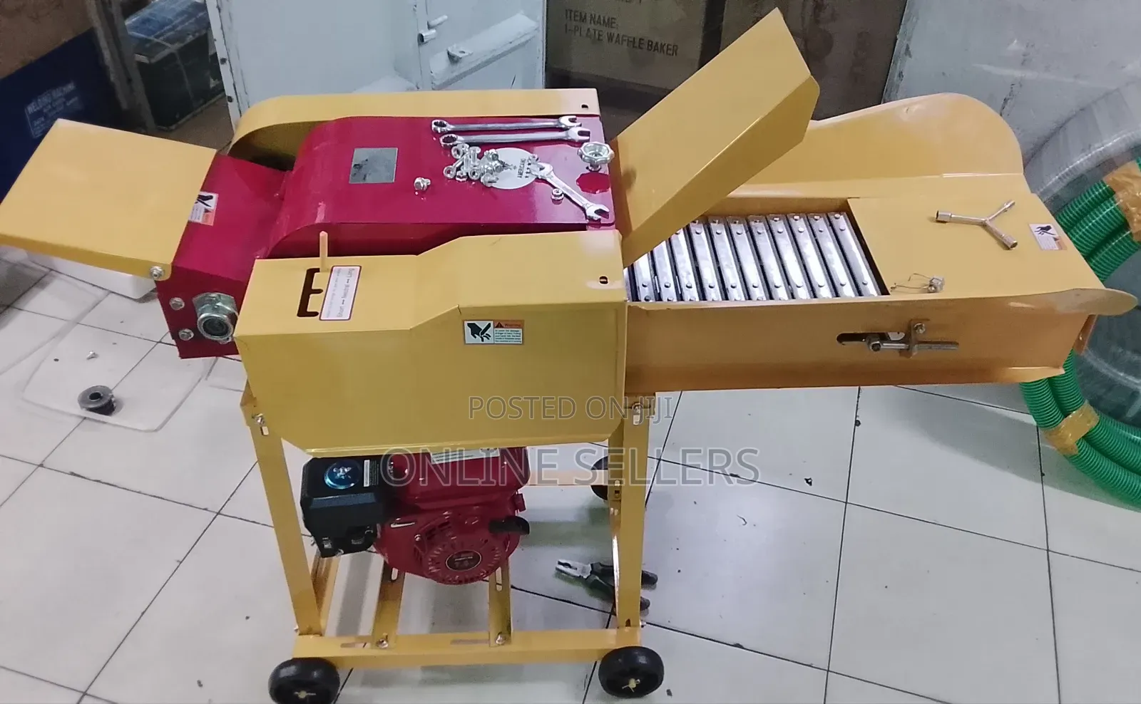 Complete Chaff Cutter With Converyor