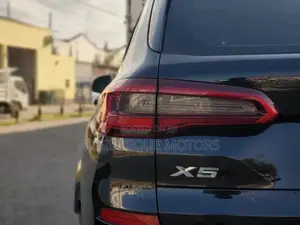 BMW X5 xDrive50i AWD 2019 Gray