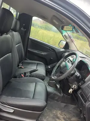 Isuzu D-MAX 2021 Gray