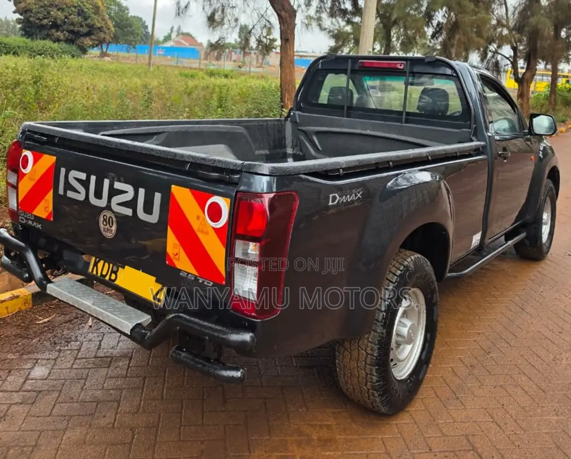 Isuzu D-MAX 2021 Gray