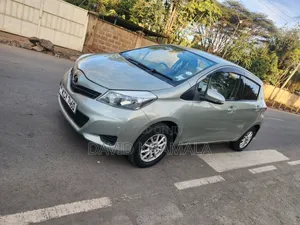 Toyota Vitz 1.3 AWD 5dr 2012 Silver