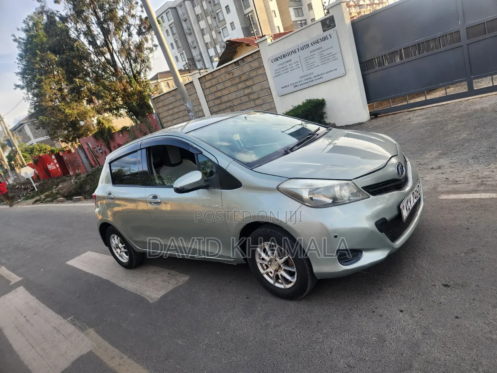 Toyota Vitz 1.3 AWD 5dr 2012 Silver